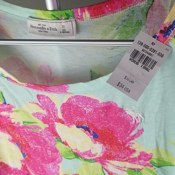 NEW Abercrombie & Fitch top! - Picture 2 of 8